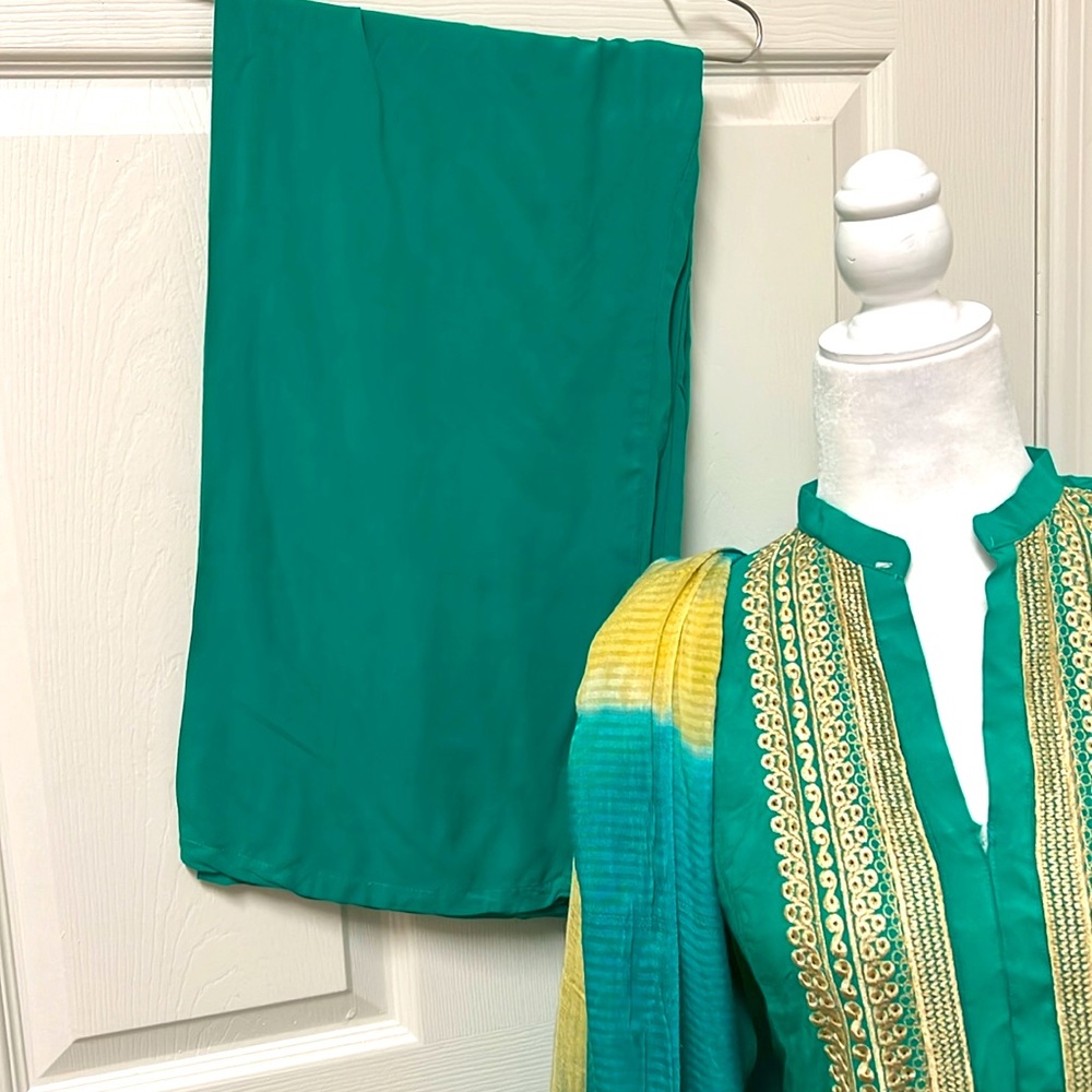 Shalwar Kameez- Elegant Teal and Gold Women's Dress, Size Medium - Picture 3 of 10